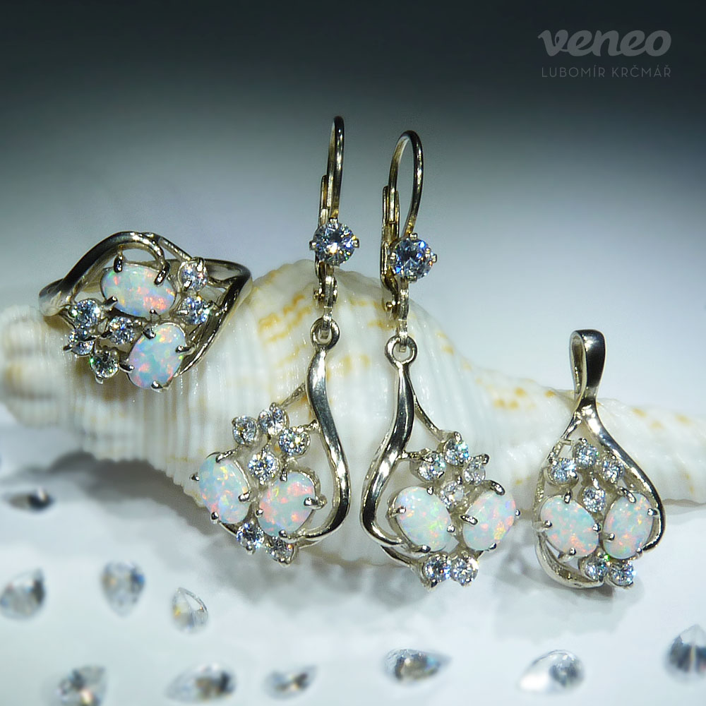 Penelope - sada šperků s australskými opály a čirými zirkony, Materiál: Bílé zlato, ryzost 585/1000